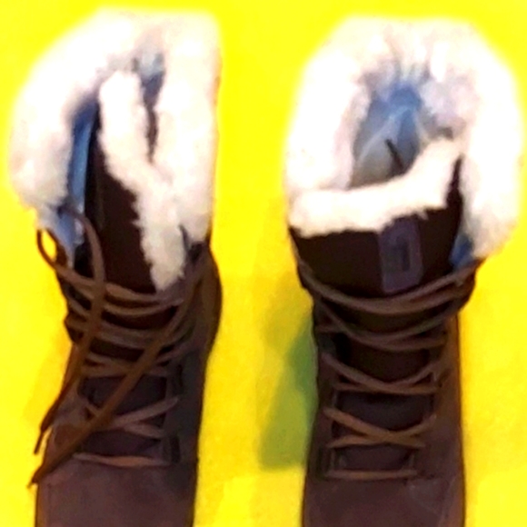 Columbia winter boot 👢 - Picture 3 of 10